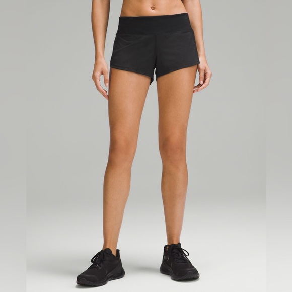 Lululemon Speed Up 2.5 inch shorts- Black - Picture 3 of 4